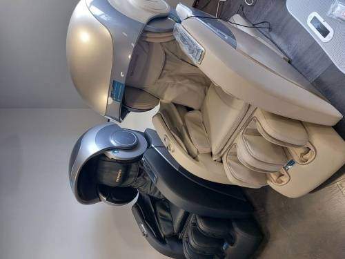 Массажное кресло Ergonova Robotouch 3 Universe Beige